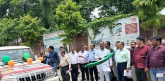 जिला पंचायत अध्यक्ष बलिराम यादव ने संचारी रोग नियंत्रण और दस्तक अभियान का शुभारंभ किया