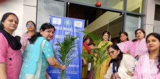 इनरव्हील क्लब ऑफ बस्ती मिडटाउन ने डॉक्टर दिवस पर अपोलो क्लीनिक के चिकित्सकों का सम्मान किया