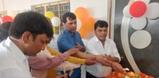 एसआर एकेडमी में मां सरस्वती की पूजा से नया सत्र शुरू