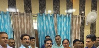 एडीएम प्रशासन पुरुषोत्तम दास गुप्ता सहित 9 कर्मचारियों की भावभीनी विदाई, फूलमालाओं व स्मृति चिह्न से सम्मान।