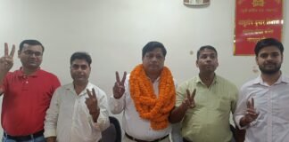 आयकर कर्मचारी महासंघ के सहायक जोनल सचिव आशुतोष तिवारी का भव्य स्वागत।