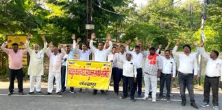 विद्युत कर्मचारी संयुक्त संघर्ष समिति ने निजीकरण के खिलाफ प्रदर्शन जारी रखा, 15 जुलाई को आगरा में उठाएगी मुद्दा.