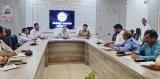 डीएम हर्षिता माथुर की चार मोर्चों पर सक्रियता, व्यापार से सुरक्षा तक दिए दिशा-निर्देश।