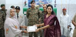 कारगिल विजय दिवस: डीएम हर्षिता माथुर ने वीर नारियों और पूर्व सैनिकों को किया सम्मानित।