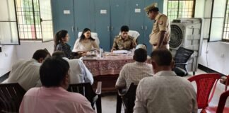 चंदापुर थाना दिवस: डीएम-एसपी ने सुनीं जन शिकायतें, त्वरित निस्तारण के कड़े निर्देश