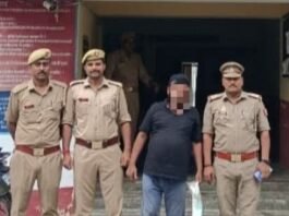 कुशीनगर में विदेश भेजने के नाम पर ठगी: फर्जी दस्तावेज बनाने वाला वाजिद अली गिरफ्तार।