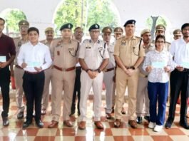 कानपुर में पुलिस परिवार के मेधावियों को छात्रवृत्ति: शिक्षा को मिला सम्मान