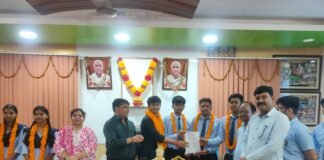 सूर्या सीनियर सेकेंडरी स्कूल में उत्साहपूर्ण मतदान: युवराज और अनामिका बने कैप्टन, लोकतंत्र की सीख दी.