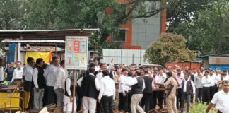 गोरखपुर कलेक्ट्रेट में रास्ता विवाद पर बवाल, अधिवक्ताओं और मजदूरों में मारपीट।