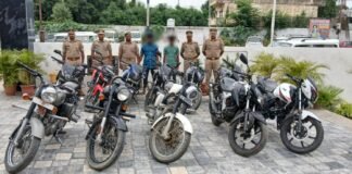 यूट्यूब से बाइक चोरी सीखने वाले गैंग का भंडाफोड़, कैंट पुलिस ने दो को दबोचा, 11 बाइक बरामद