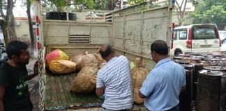 रक्षाबंधन से पहले गोरखपुर में मिलावटखोरों पर नकेल: फूड विभाग ने रोडवेज बस से पकड़ा 32 बोरी नकली खोवा
