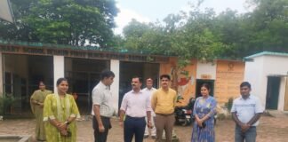 सीडीओ ने देदौर प्राथमिक विद्यालय का किया औचक निरीक्षण।