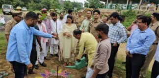 काकोरी शताब्दी महोत्सव: शहीदों को नमन, ‘एक पेड़ मां के नाम’ वृक्षारोपण।
