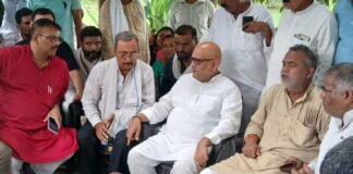 कांग्रेस प्रदेश अध्यक्ष अजय राय ने प्रभात पांडेय की बहन से बंधवाई राखी, परिवार को दिया न्याय का भरोसा।