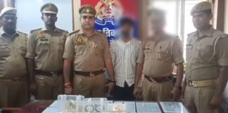तिवारीपुर पुलिस की बड़ी कामयाबी: शातिर चोर गिरफ्तार, 5 लाख के आभूषण बरामद।