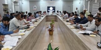 डीएम हर्षिता माथुर ने राजस्व वसूली में तेजी लाने के दिए सख्त निर्देश।