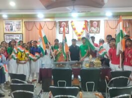 सूर्या इंटरनेशनल स्कूल की तिरंगा यात्रा, छात्रों ने बिखेरा देशभक्ति का रंग।