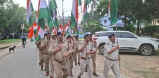 जिला कारागार से प्रभात फेरी: स्वतंत्रता दिवस की पूर्व संध्या पर बिखेरा देशभक्ति का रंग।