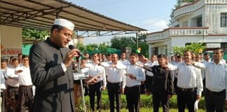 गोरखपुर में 79वें स्वतंत्रता दिवस पर डीएम दीपक मीणा ने कलेक्ट्रेट पर्यटन भवन पर किया ध्वजारोहण