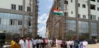 इंडो-अमेरिकन हॉस्पिटल, में 79 वें स्वतंत्रता दिवस का भव्य आयोजन।