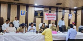 तहसील महराजगंज में सम्पूर्ण समाधान दिवस, डीएम-एसपी ने सुनीं फरियादियों की समस्याएं।