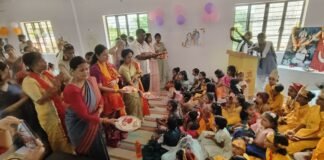 राधा-कृष्ण रूप सज्जा के साथ स्कूल में जन्माष्टमी की धूम, 21 जोड़ियों ने बिखेरी छटा।