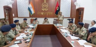 डीआईजी ने पुलिस लाइन सभागार में की समीक्षा बैठक, त्योहारों और अपराध पर सख्त निर्देश