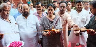 जिलाधिकारी हर्षिता माथुर ने तीन दिवसीय प्रदर्शनी का किया शुभारंभ