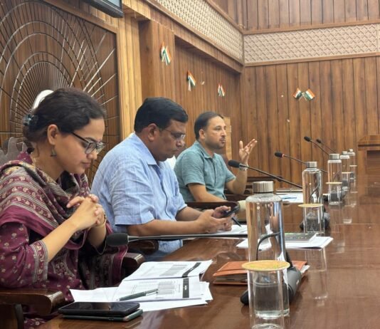 स्वच्छ बनाने की मुहिम: डोर-टू-डोर कचरा संग्रहण को सुदृढ़ करने के निर्देश