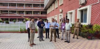 PET-2025 परीक्षा शांतिपूर्ण संपन्न, 82.19% अभ्यर्थी शामिल, डीएम-एसपी ने लिया व्यवस्था का जायजा