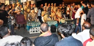 बस्ती में डीआईजी ने हरैया में लगाई जनचौपाल, ड्रोन अफवाहों पर जागरूकता।