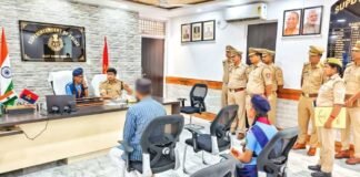 एक दिन की एसपी संतकबीरनगर बनी श्रेया चौधरी: जनसुनवाई कर पीड़ितों को दिया न्याय का आश्वासन