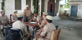 पीस कमेटी की बैठक: प्रशिक्षु आईपीएस ने दी कानून पालन की सलाह, नई परंपरा शुरू करने पर कार्रवाई की चेतावनी