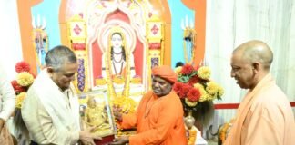 CDS जनरल अनिल चौहान ने गोरखनाथ मंदिर में किया दर्शन-पूजन, CM योगी रहे मौजूद