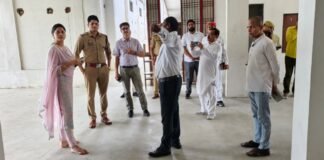 डीएम व एसपी ने किया पीईटी परीक्षा केंद्रों का निरीक्षण, नकलमुक्त परीक्षा के लिए कड़े निर्देश