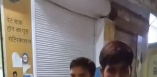 बेतियाहाता चौकी इंचार्ज अमरेश कुमार सिंह ने बुजुर्ग महिला को परिजनों से मिलाया, दिखाई इंसानियत।