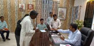 डीएम ऑफिस में शुरू हुआ मुलाकाती पर्ची सिस्टम, समस्याओं के समाधान में तेजी और जवाबदेही तय।