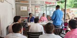 थाना दिवस पर मिल एरिया में डीएम-एसपी ने सुनी शिकायतें, समयबद्ध निस्तारण का दिया निर्देश