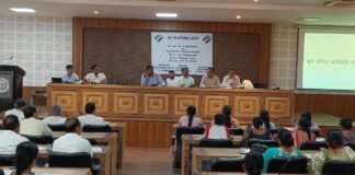 हम आपके अधिकारी, आप हमारे कर्मचारी दायित्व ईमानदारी से निभाएं, अनुपस्थित बीएलओ-सुपरवाइजर पर कड़ी कार्रवाई डीएम दीपक मीणा।