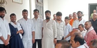 चतुर्वेदी विला में पितृ पक्ष में श्राद्ध कर्म, ब्राह्मणों-गरीबों को भेंट और भोज