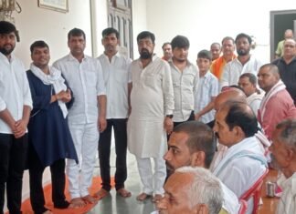 चतुर्वेदी विला में पितृ पक्ष में श्राद्ध कर्म, ब्राह्मणों-गरीबों को भेंट और भोज