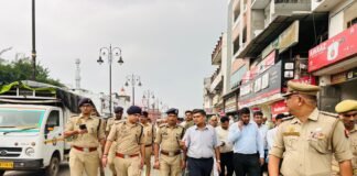 विजयदशमी शोभायात्रा रूट का वरिष्ठ अधिकारियों ने किया पैदल निरीक्षण।