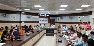 सीएम योगी ने वीडियो कॉन्फ्रेंसिंग से की समीक्षा, विजयदशमी, कानून-व्यवस्था, बाढ़ और मिशन शक्ति पर दिए निर्देश