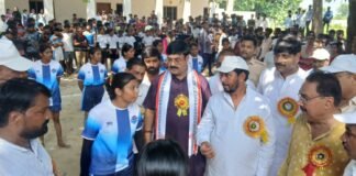 सरदार पटेल कॉलेज में कबड्डी प्रतियोगिता: जय चौबे ने किया उद्घाटन।