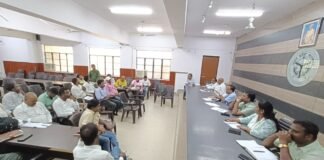 एसडीएम सदर ने की सड़क चौड़ीकरण व रजिस्ट्री कार्यों की समीक्षा