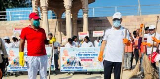 गोरखपुर में स्वच्छोत्सव: रामघाट से शुरू हुआ 156 घंटे का महासफाई अभियान।