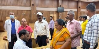 गोरखपुर में स्वच्छता ही सेवा: सफाई मित्रों के लिए स्वास्थ्य शिविर