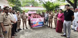 भदोखर थाना दिवस: डीएम-एसपी ने सुनी शिकायतें, मिशन शक्ति का संदेश पहुंचाने की अपील।