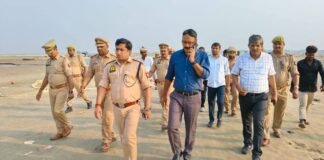 छठ पर्व: डीएम-एसपी ने संतकबीरनगर में घाटों का निरीक्षण