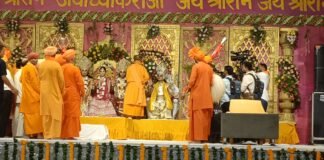 विजयदशमी पर गोरखपुर में सीएम योगी ने उतारी भगवान राम और हनुमान की आरती, दी संस्कृति की प्रेरणा